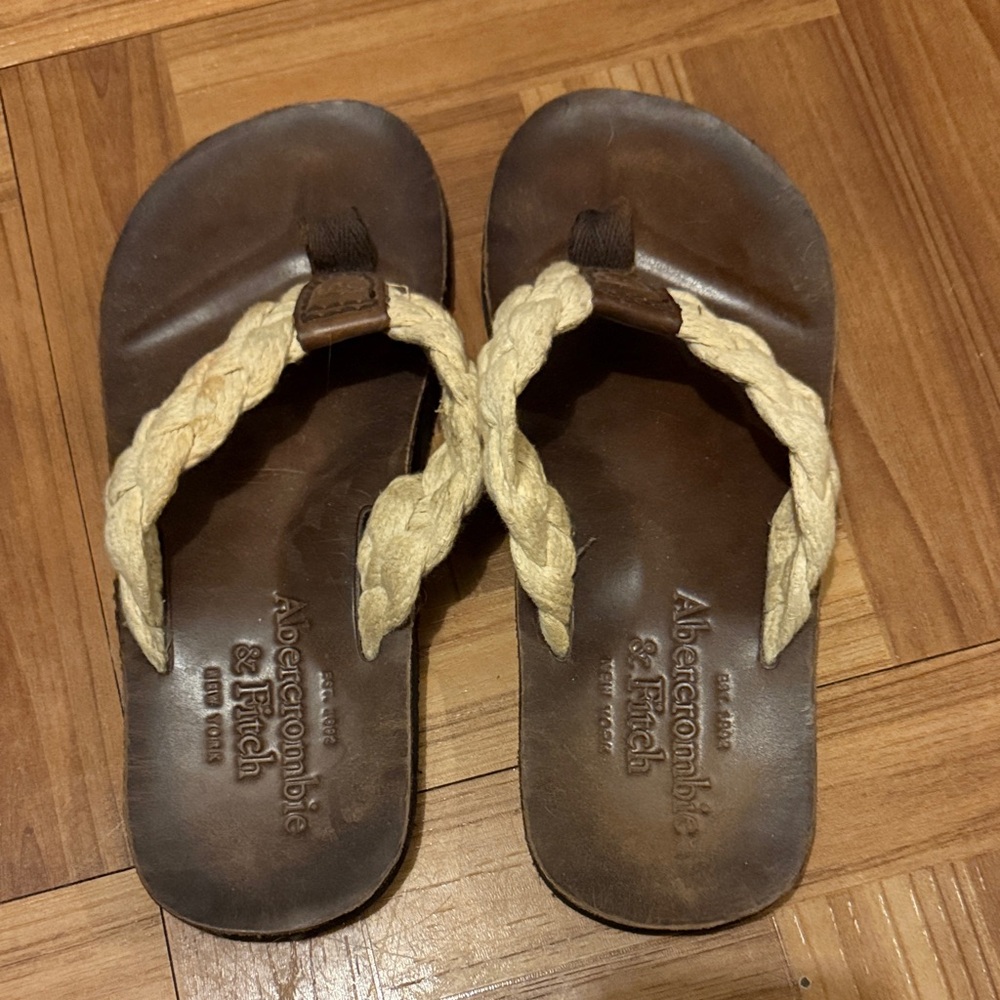 Abercrombie & Fitch Brown Flip Flops with Cream Braided Straps size 11 Men’s